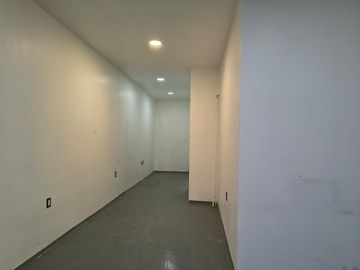 PEQUEÑO ESPACIO PARA ALMACENAMIENTO