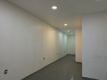 PEQUEÑO ESPACIO PARA ALMACENAMIENTO