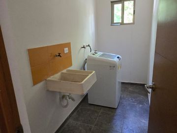 SE RENTA DEPARTAMENTO AMUEBLADO EN CANCUN SOLO ADULTOS 2 REC 2 BAÑOS SM 11 ZONA CENTRO