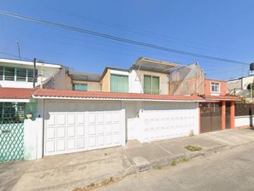 HERMOSA CASA EN REMATE EN SAN ANTONIO, AZCAPOTZALCO
