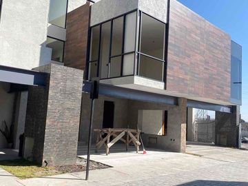 Casa nueva en residencial en san Mateo Atenco