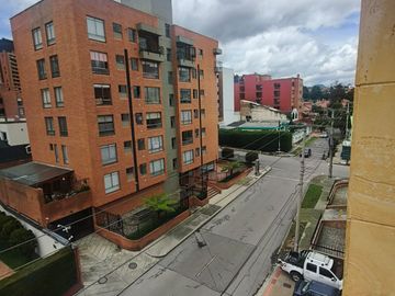 Se arrienda amplio apartamento en Belmira / Las Acacias!