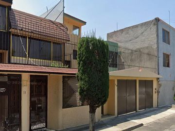 CASA EN REMATE EN ACUEDUCTO DE GUADALUPE, GUSTAVO A. MADERO