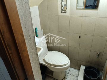 Casa en venta cerca de Plaza Revolución | 10 recámaras y 3 estacionamientos