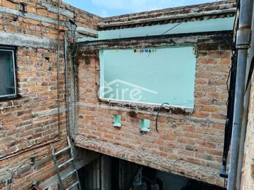 Casa en venta cerca de Plaza Revolución | 10 recámaras y 3 estacionamientos