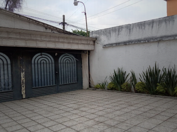 CASA EN LOMAS DE LA HACIENDA, LOPEZ MATEOS