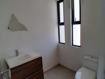 Casa en venta en el Fraccionamiento Elementia, cerca de la Av. Camino real a Colima.