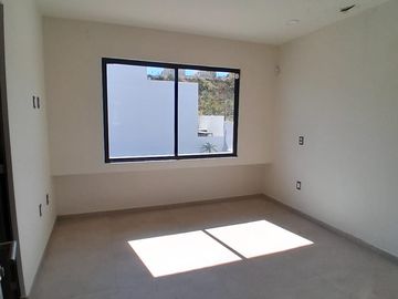 Casa en venta en el Fraccionamiento Elementia, cerca de la Av. Camino real a Colima.