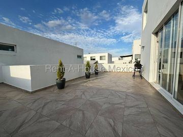 Departamento tipo dúplex en Renta en Punta Esmeralda – Corregidora, Querétaro