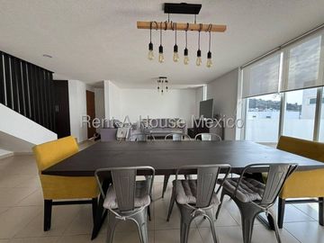Departamento tipo dúplex en Renta en Punta Esmeralda – Corregidora, Querétaro