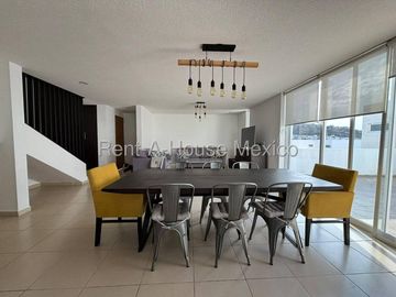 Departamento tipo dúplex en Renta en Punta Esmeralda – Corregidora, Querétaro