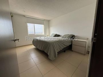 Departamento tipo dúplex en Renta en Punta Esmeralda – Corregidora, Querétaro