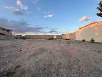 Venta de terreno en Misión de los Lagos