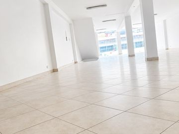 🏢 ALQUILER DE LOCAL COMERCIAL – MOYOBAMBA