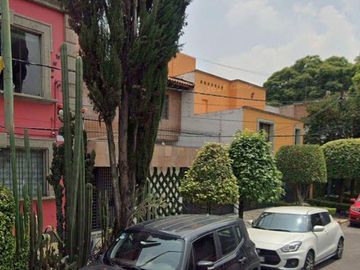 CASA EN REMATE EN LA  DEL CARMEN, COYOACÁN