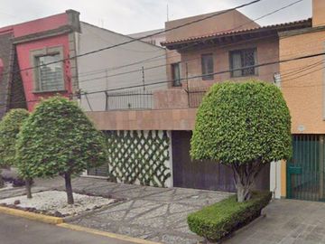 CASA EN REMATE EN LA  DEL CARMEN, COYOACÁN