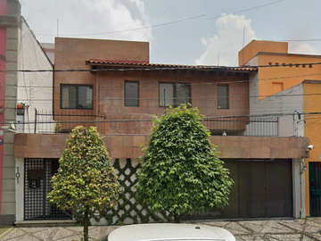CASA EN REMATE EN LA  DEL CARMEN, COYOACÁN