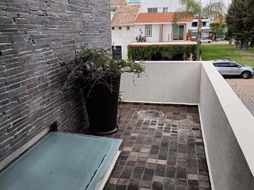 CASA AMUEBLADA EN SAN ANTONIO DE AYALA, IRAPUATO