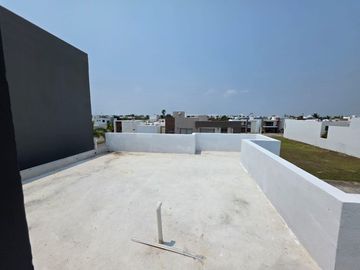 VENDO CASA EN FRACCIONAMIENTO PRIVADO EN MEDELLIN DE BRAVO