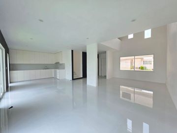 VENDO CASA EN FRACCIONAMIENTO PRIVADO EN MEDELLIN DE BRAVO
