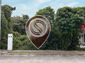 Terreno residencial dentro de comunidad privada, casa club con alberca, en venta, El Encuentro