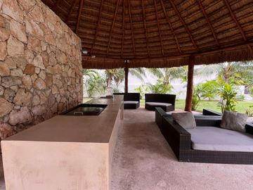 Terreno residencial dentro de comunidad privada, casa club con alberca, en venta, El Encuentro