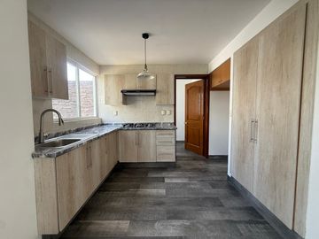 CASA EN RENTA EN CENTRO SUR/ QUERÉTARO
