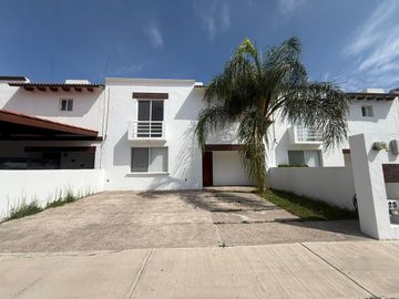 CASA EN RENTA EN CENTRO SUR/ QUERÉTARO