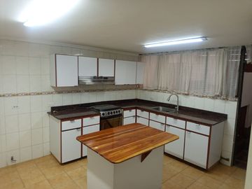 ARRIENDO CASA EN EL EL BARRIO LAS ARBOLEDAS - MONUMENTO A SAN SEBASTIAN DE BELACAZAR