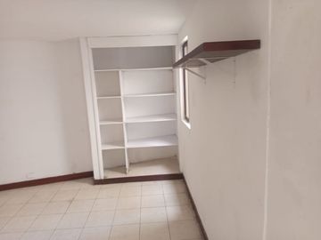 ARRIENDO CASA EN EL EL BARRIO LAS ARBOLEDAS - MONUMENTO A SAN SEBASTIAN DE BELACAZAR