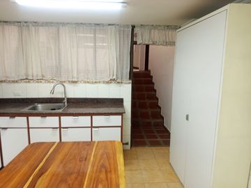 ARRIENDO CASA EN EL EL BARRIO LAS ARBOLEDAS - MONUMENTO A SAN SEBASTIAN DE BELACAZAR
