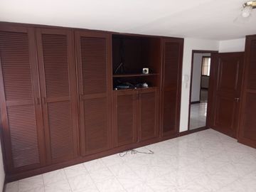 ARRIENDO CASA EN EL EL BARRIO LAS ARBOLEDAS - MONUMENTO A SAN SEBASTIAN DE BELACAZAR