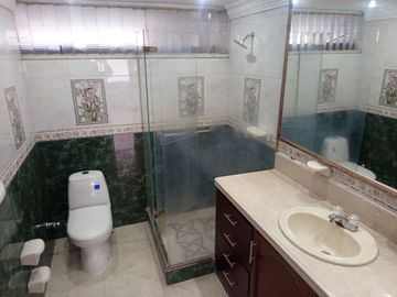 ARRIENDO CASA EN EL EL BARRIO LAS ARBOLEDAS - MONUMENTO A SAN SEBASTIAN DE BELACAZAR