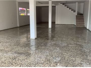 RENTO LOCAL CERCA DE CHEDRAUI COYOL SOBRE AVENIDA