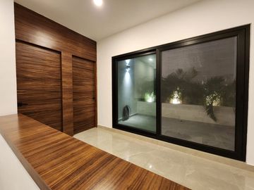SE RENTA ESPLENDIDA RESIDENCIA EN CANCUN 4 REC, CTO SERVICIO, ALBERCA, CASA CLUB, ETC EN LAGOS DEL SOL