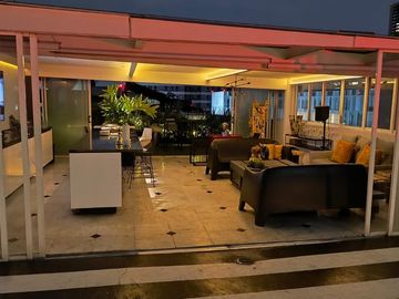 RENTA DE PENTHOUSE AMUEBLADO CON TERRAZA, TORRE RENOIR, AMPLIACION GRANADA