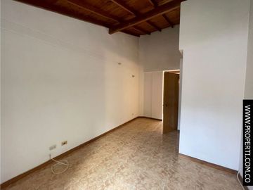 Casa en Arriendo Loma del Indio Medellín