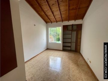 Casa en Arriendo Loma del Indio Medellín