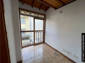 Casa en Arriendo Loma del Indio Medellín