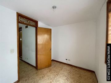 Casa en Arriendo Loma del Indio Medellín