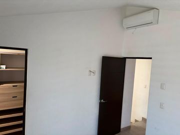 CASA EN RENTA EN FRACCIONAMIENTO ALTARA II