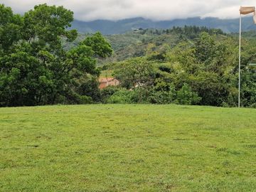 VENDO LOTE EN LAGHOS DE MARACAIBO PALMIRA