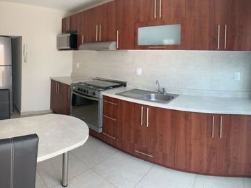 RENTO CASA AMUEBLADA FRACC NATURA RESIDENCIAL $16,500.00 INC. MTTO. EXCELENTES CONDICIONES