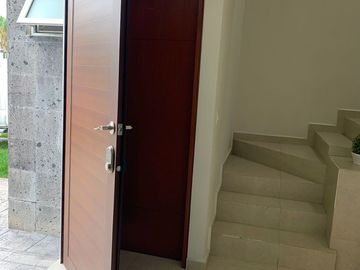 RENTO HERMOSA CASA AMUEBLADA FRACC NATURA RESIDENCIAL $16,500.00 INC. MTTO.
