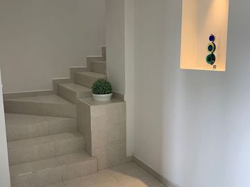 RENTO HERMOSA CASA AMUEBLADA FRACC NATURA RESIDENCIAL $16,500.00 INC. MTTO.
