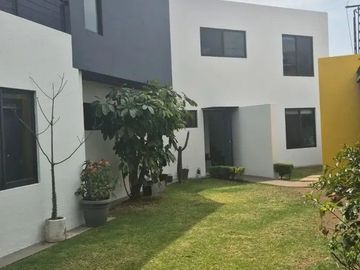 (CLMC) CASA EN FRACC. JARDINES AHUATLAN $4,350,000