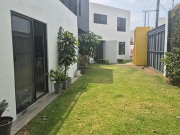 (CLMC) CASA EN FRACC. JARDINES AHUATLAN $4,350,000