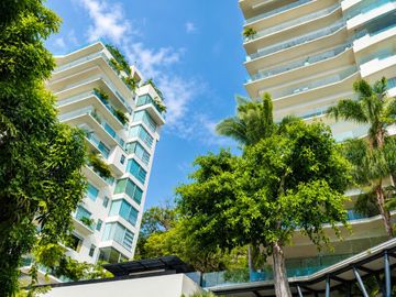 DEPARTAMENTO EN VENTA TORRE AVALON CONCHAS CHINAS PUERTO VALLARTA