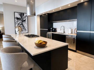 DEPARTAMENTO EN VENTA TORRE AVALON CONCHAS CHINAS PUERTO VALLARTA