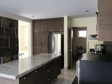 RENTO HERMOSA CASA AMUEBLADA FRACC MAYORAZGO $23,000.00 INC. MTTO. LISTA PARA ENTREGA INMEDIATA